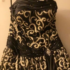 TIFFANY DESIGNS FORMAL EVENING GOWN